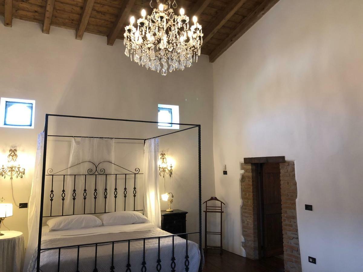 Relais Corte Bercelli Валеджо-суль-Минчо Экстерьер фото